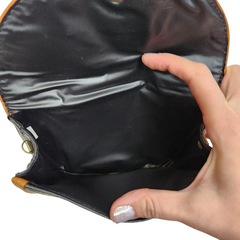 Vintage NIKKI NONNO Clutch Bag Womens Small Black Leather Tan Trim Snap Closure